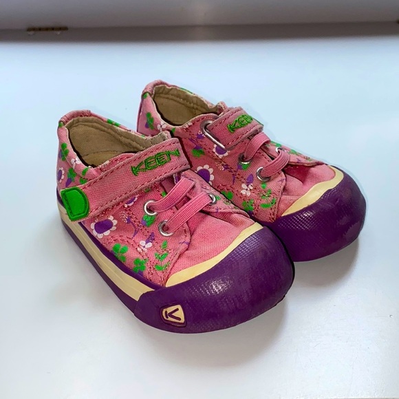 Keen Floral‎ Girls Pink and Purple Hook and Loop Sneakers in Size 5 Flowers - Picture 1 of 8
